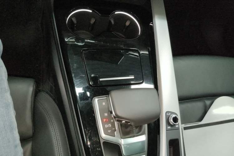 Used Audi A5 2023 Sportback 40 TFSI Fashionable and Dynamic Model Gear Lever