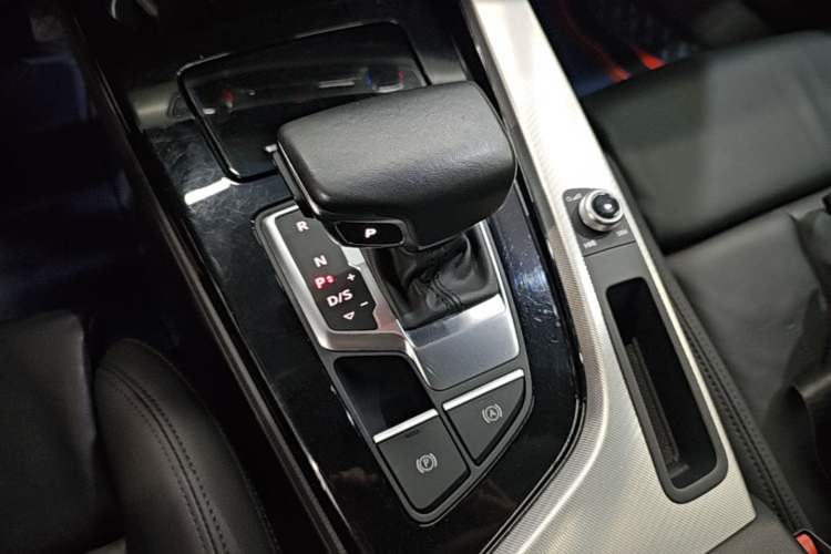 Used Audi A5 2023 Sportback 40 TFSI Fashionable and Dynamic Model Gear Lever