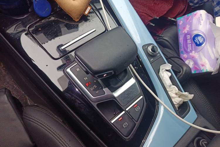 Used Audi A5 2023 Coupe 40 TFSI Fashionable and Dynamic Model Gear Lever