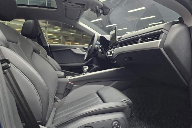 Used Audi A5 2023 Sportback 40 TFSI Fashionable and Dynamic Model Interior 6