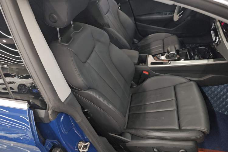 Used Audi A5 2023 Sportback 40 TFSI Fashionable and Dynamic Model Right Front Seat