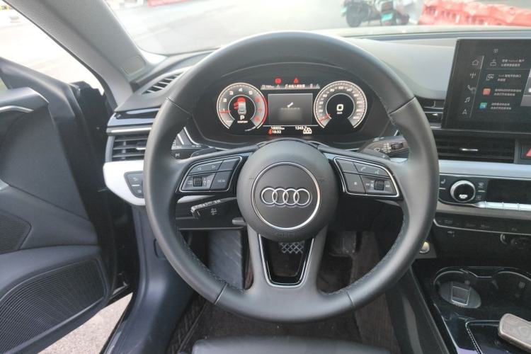 Used Audi A5 2023 Sportback 40 TFSI quattro Luxury Dynamic Edition Steering Wheel