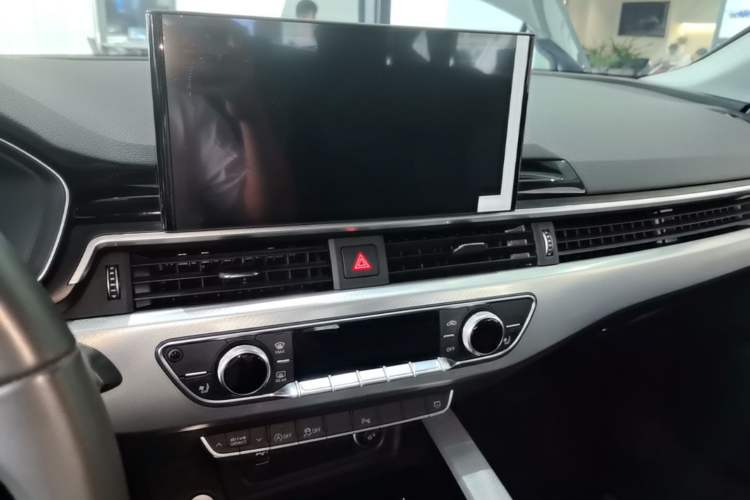 Used Audi A5 2023 Sportback 40 TFSI Fashionable and Dynamic Model Audio And AC Panel