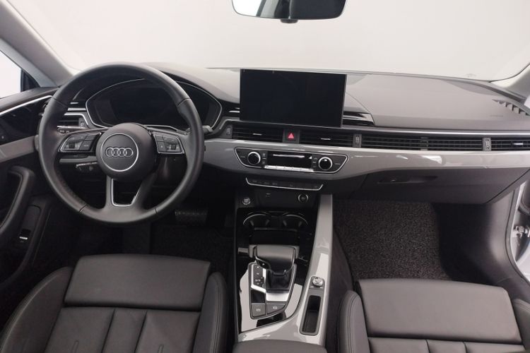 Used Audi A5 2023 Coupe 40 TFSI Fashionable and Dynamic Model Audio And AC Panel