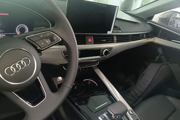 Used Audi A5 2023 Sportback 40 TFSI Fashionable and Dynamic Model Audio And AC Panel