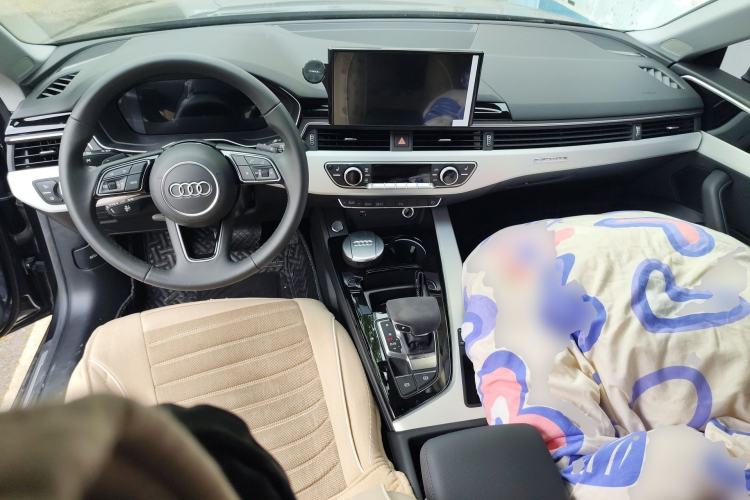 Used Audi A5 2023 Sportback 40 TFSI quattro Luxury Dynamic Edition Center Console
