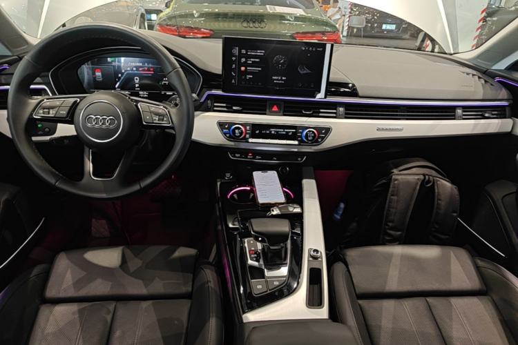 Used Audi A5 2023 Sportback 40 TFSI quattro Luxury Dynamic Edition Center Console