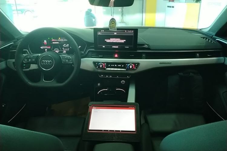 Used Audi A5 2023 Sportback 40 TFSI quattro Luxury Dynamic Edition Center Console