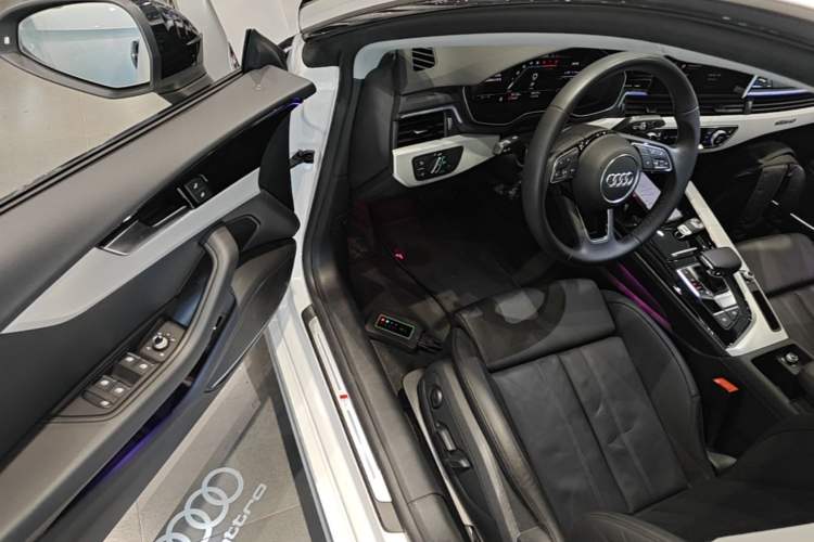 Used Audi A5 2023 Sportback 40 TFSI quattro Luxury Dynamic Edition Driver Seat