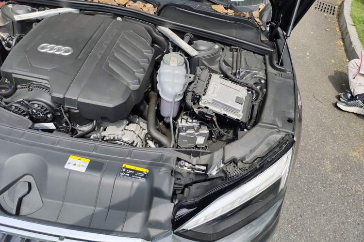 Used Audi A5 2023 Sportback 40 TFSI quattro Luxury Dynamic Edition Engine Bay Left
