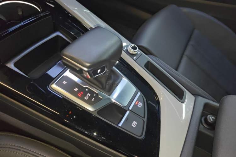 Used Audi A5 2023 Coupe 40 TFSI Fashionable and Dynamic Model Gear Lever