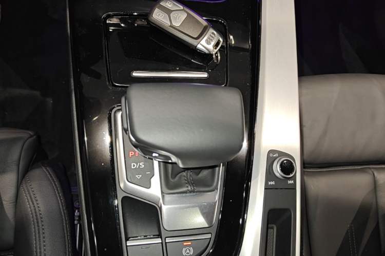 Used Audi A5 2023 Sportback 40 TFSI quattro Luxury Dynamic Edition Gear Lever