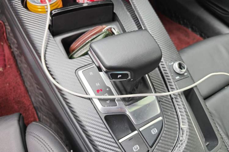 Used Audi A5 2023 Coupe 40 TFSI Fashionable and Dynamic Model Gear Lever