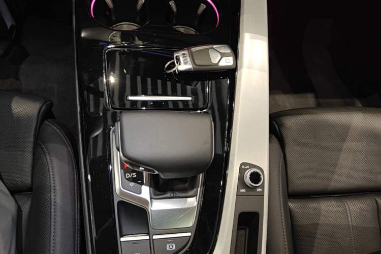 Used Audi A5 2023 Sportback 40 TFSI quattro Luxury Dynamic Edition Gear Lever