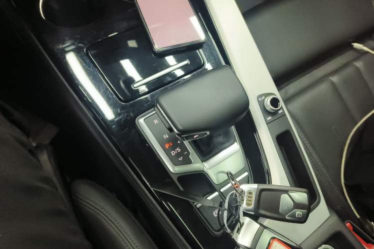 Used Audi A5 2023 Sportback 40 TFSI quattro Luxury Dynamic Edition Gear Lever
