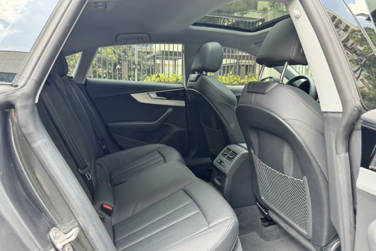 Used Audi A5 2023 Sportback 40 TFSI quattro Luxury Dynamic Edition Interior 9