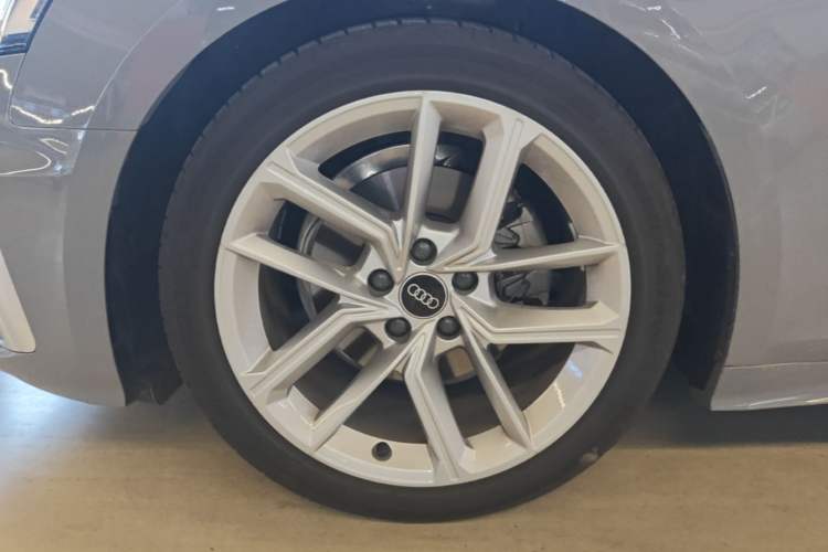 Used Audi A5 2023 Coupe 40 TFSI Fashionable and Dynamic Model Left Front Wheel Hub