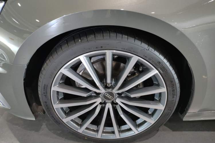 Used Audi A5 2023 Sportback 40 TFSI quattro Luxury Dynamic Edition Left Front Wheel Hub