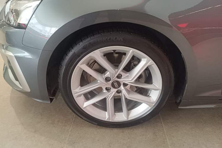 Used Audi A5 2023 Sportback 40 TFSI Fashionable and Dynamic Model Left Front Wheel Hub