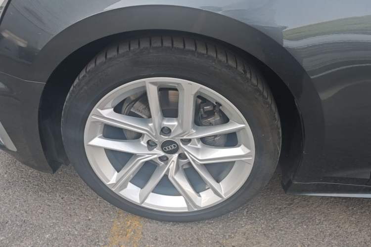 Used Audi A5 2023 Sportback 40 TFSI Fashionable and Dynamic Model Left Front Wheel Hub