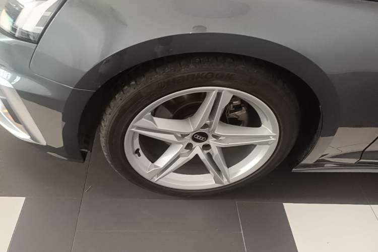 Used Audi A5 2023 Sportback 40 TFSI Fashionable and Dynamic Model Left Front Wheel Hub