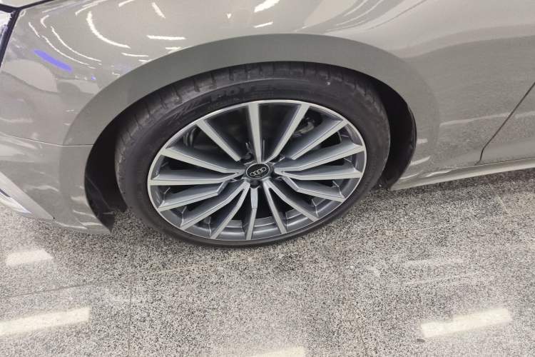 Used Audi A5 2023 Sportback 40 TFSI quattro Luxury Dynamic Edition Left Front Wheel Hub