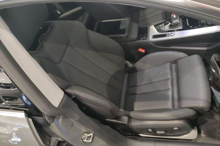 Used Audi A5 2023 Sportback 40 TFSI quattro Luxury Dynamic Edition Right Front Seat