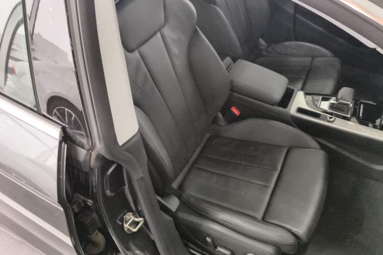Used Audi A5 2023 Sportback 40 TFSI Fashionable and Dynamic Model Right Front Seat