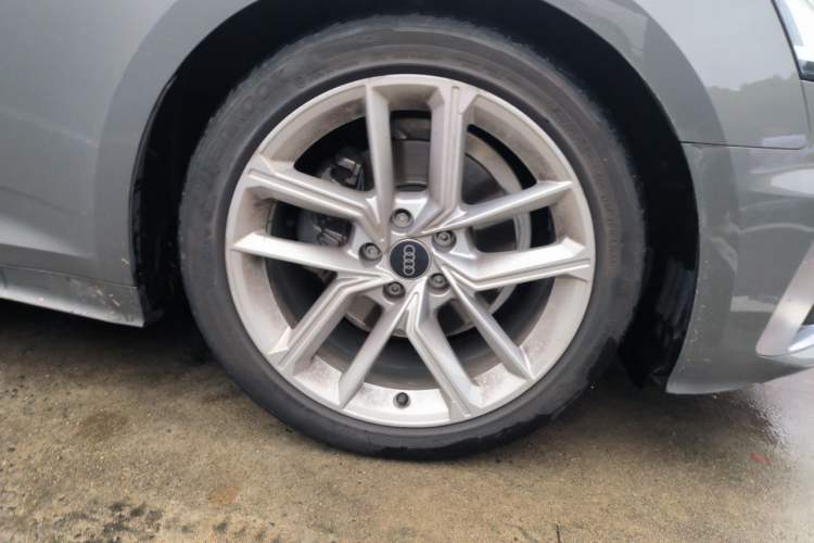 Used Audi A5 2023 Sportback 40 TFSI Fashionable and Dynamic Model Right Front Wheel Hub