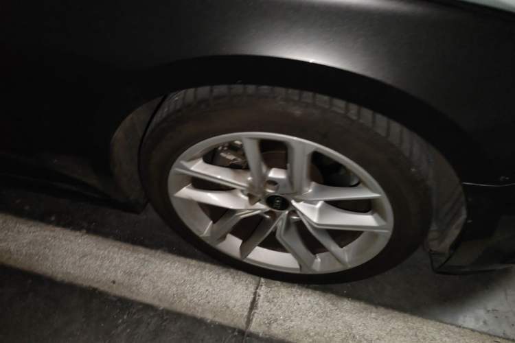 Used Audi A5 2023 Sportback 40 TFSI Fashionable and Dynamic Model Right Front Wheel Hub