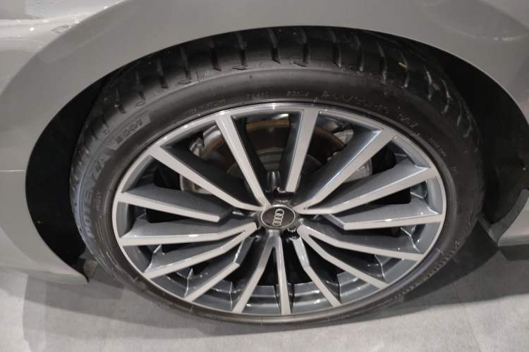 Used Audi A5 2023 Sportback 40 TFSI quattro Luxury Dynamic Edition Right Rear Wheel Hub