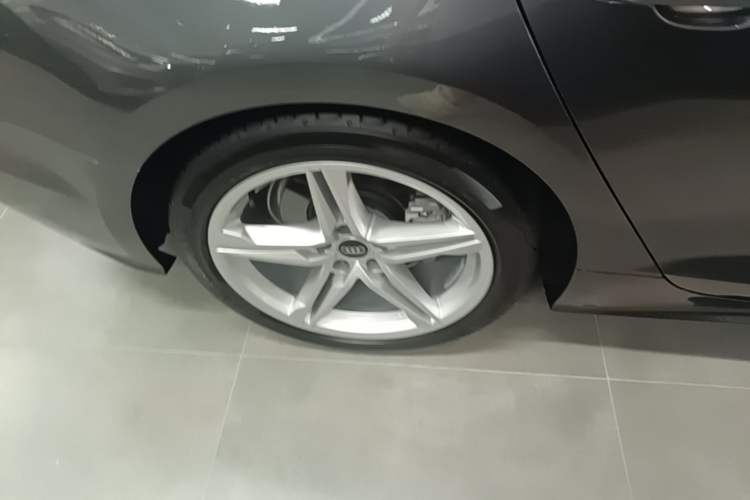 Used Audi A5 2023 Sportback 40 TFSI Fashionable and Dynamic Model Right Rear Wheel Hub