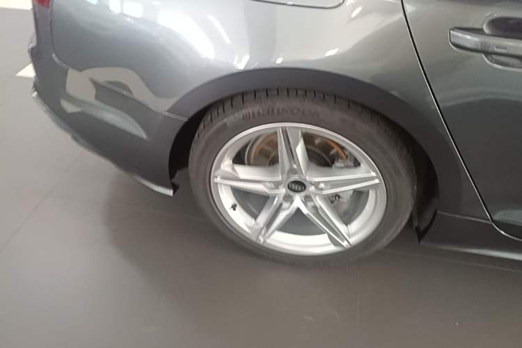 Used Audi A5 2023 Sportback 40 TFSI Fashionable and Dynamic Model Right Rear Wheel Hub