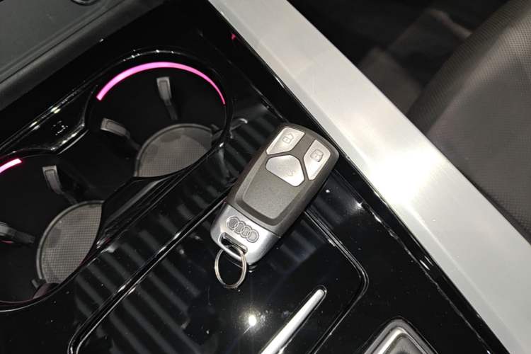 Used Audi A5 2023 Sportback 40 TFSI quattro Luxury Dynamic Edition Vehicle Key