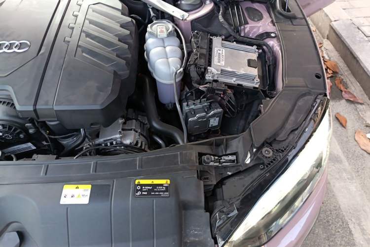 Used Audi A5 2023 Sportback 40 TFSI Fashionable and Dynamic Model Engine Bay Left