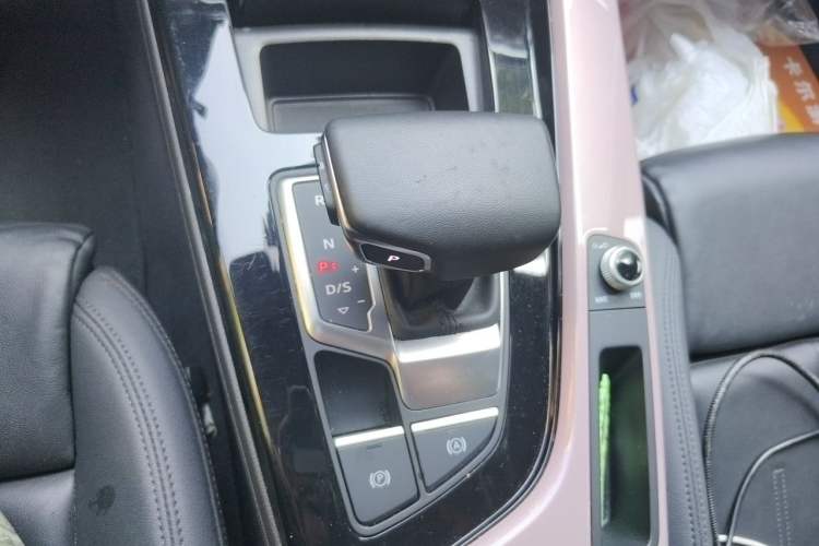 Used Audi A5 2023 Coupe 40 TFSI Fashionable and Dynamic Model Gear Lever