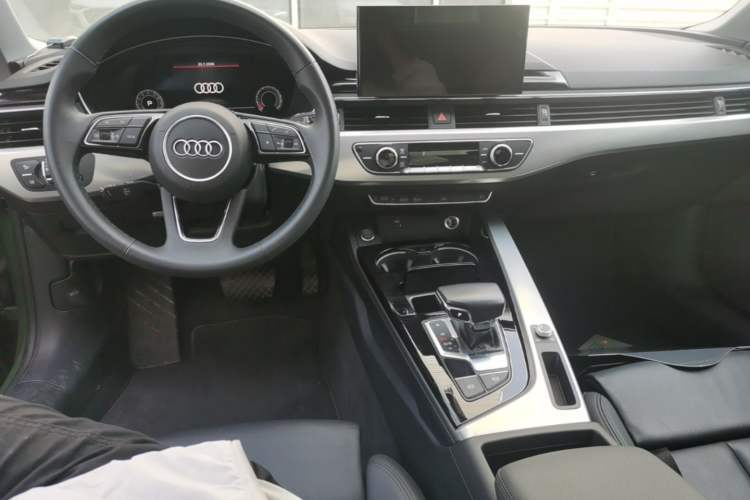 Used Audi A5 2023 Coupe 40 TFSI Fashionable and Dynamic Model Audio And AC Panel
