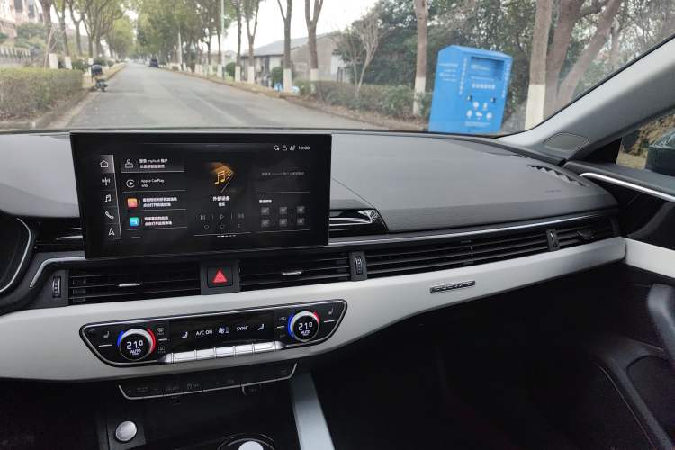 Used Audi A5 2023 Sportback 40 TFSI quattro Luxury Dynamic Edition Audio And AC Panel