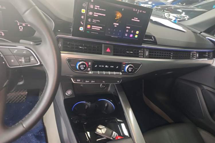 Used Audi A5 2023 Cabriolet 40 TFSI Fashion Dynamic Model Audio And AC Panel