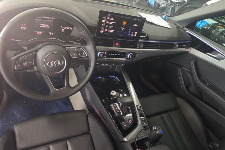 Used Audi A5 2023 Cabriolet 40 TFSI Fashion Dynamic Model Center Console