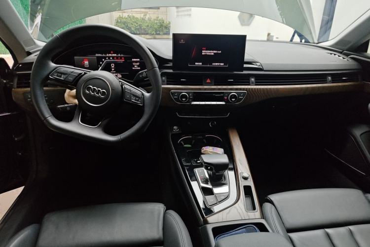 Used Audi A5 2023 Sportback 40 TFSI quattro Luxury Dynamic Edition Center Console