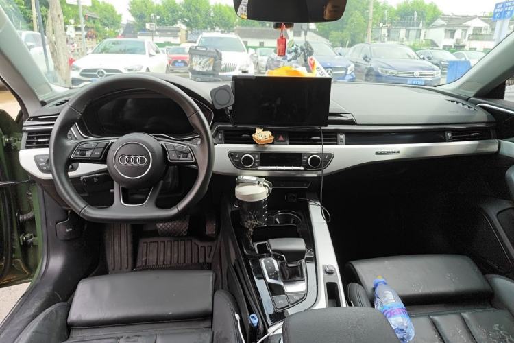 Used Audi A5 2023 Sportback 40 TFSI quattro Luxury Dynamic Edition Center Console