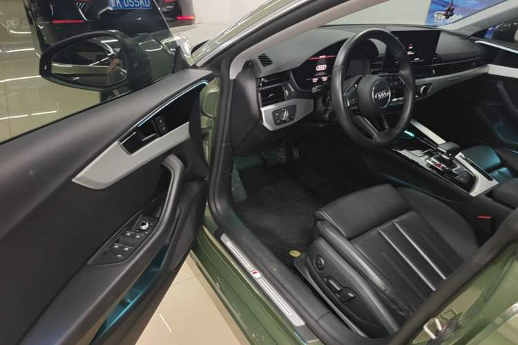 Used Audi A5 2023 Sportback 40 TFSI quattro Luxury Dynamic Edition Driver Seat