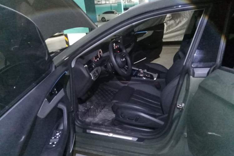 Used Audi A5 2023 Sportback 40 TFSI quattro Luxury Dynamic Edition Driver Seat