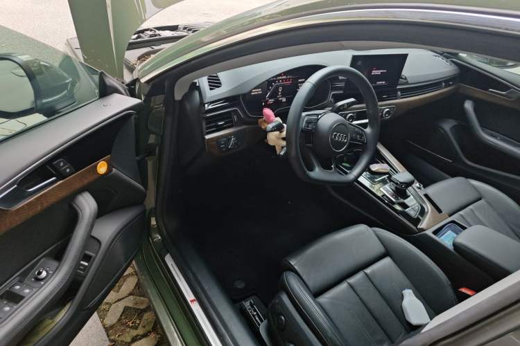 Used Audi A5 2023 Sportback 40 TFSI quattro Luxury Dynamic Edition Driver Seat