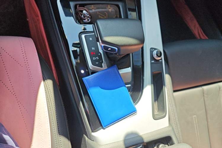 Used Audi A5 2023 Sportback 40 TFSI quattro Luxury Dynamic Edition Gear Lever