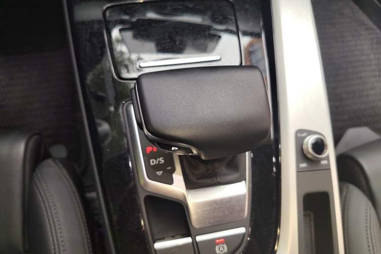 Used Audi A5 2023 Sportback 40 TFSI quattro Luxury Dynamic Edition Gear Lever