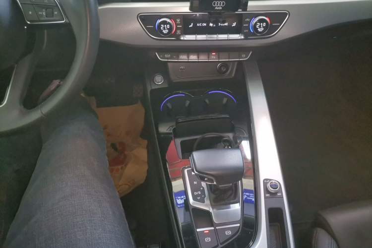 Used Audi A5 2023 Coupe 40 TFSI Fashionable and Dynamic Model Gear Lever