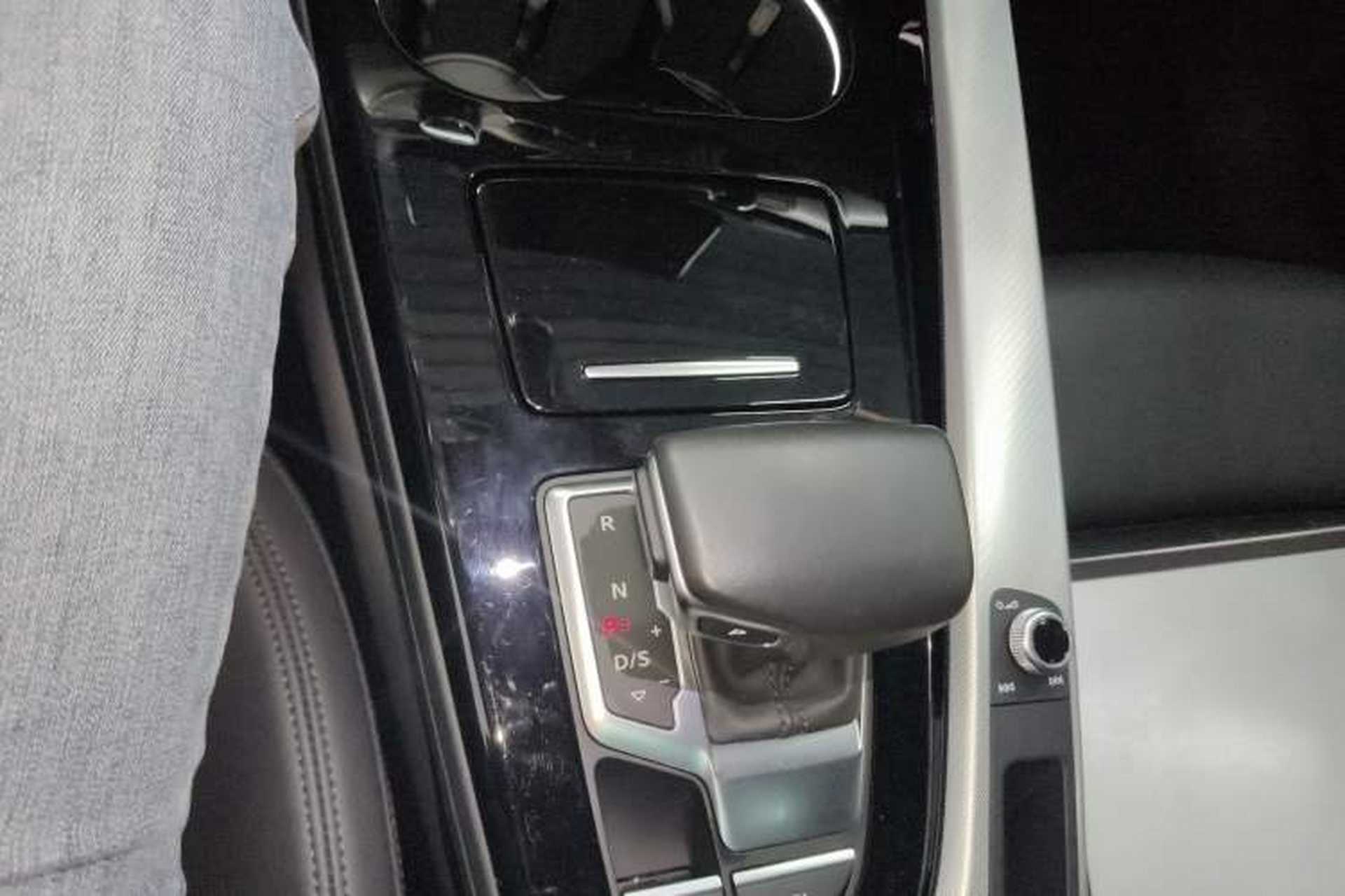 Used Audi A5 2023 Sportback 40 TFSI Fashionable and Dynamic Model Gear Lever