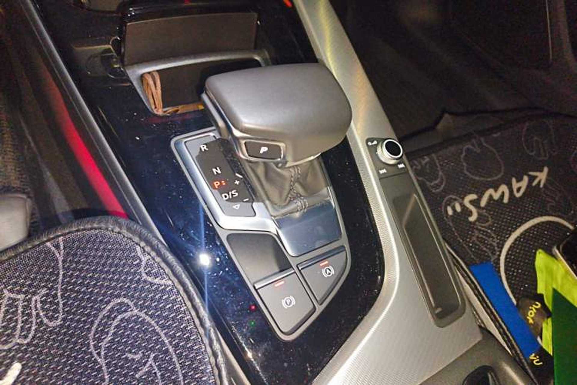Used Audi A5 2023 Coupe 40 TFSI Fashionable and Dynamic Model Gear Lever